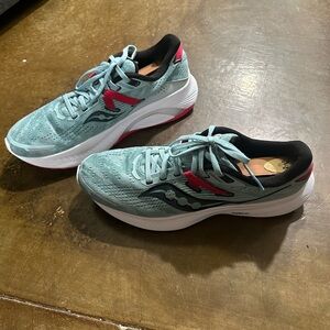 Moderately used Saucony PWRRUN 16 women 10.5